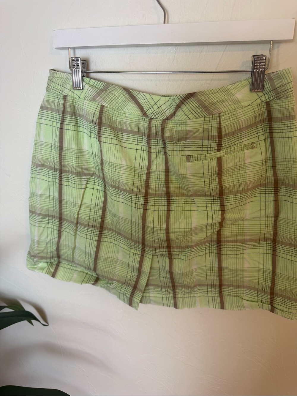IZOD Golf Classics Green Plaid Stretch Golf Skort Size 10 - Picture 3 of 4